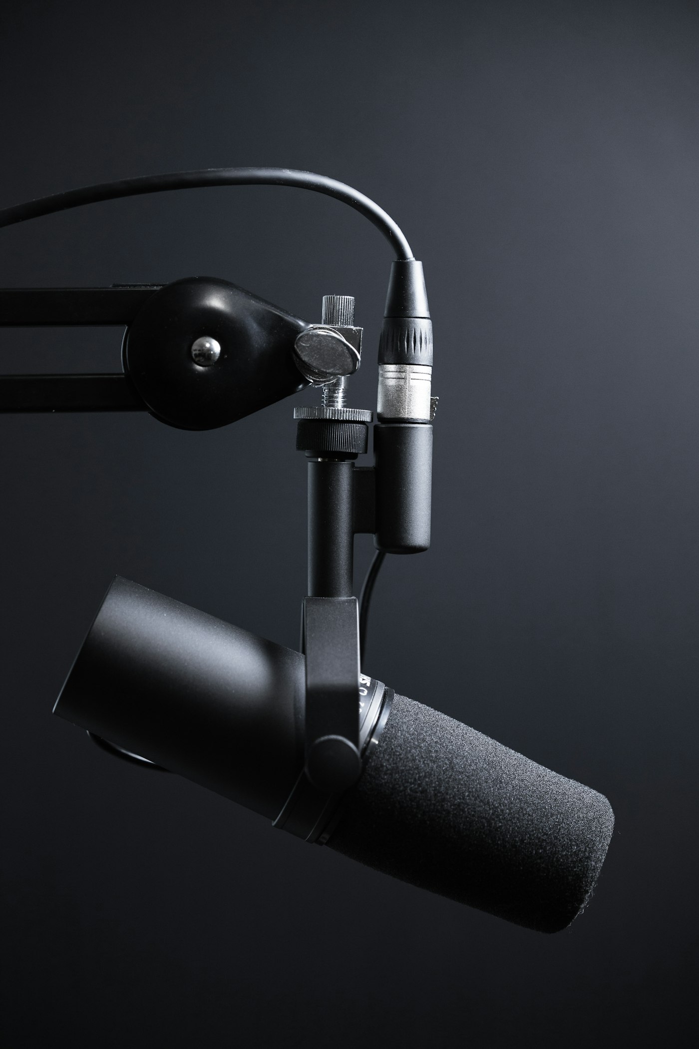 Podcast-style mic setup for high-retention talking-head videos